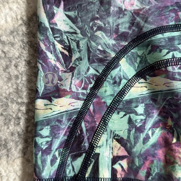 Lululemon Run Inspire Crop II *All Full-On Luxtreme - Picture 6 of 7